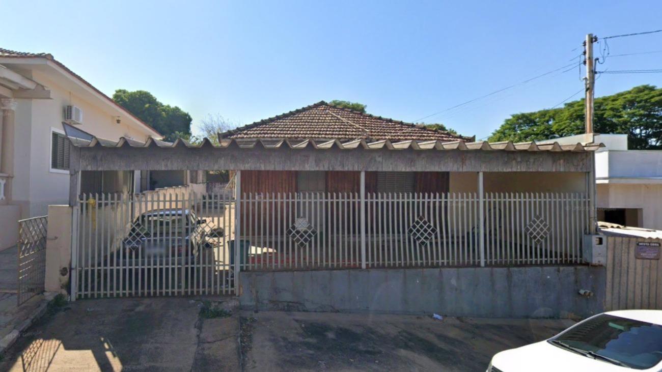 IMÓVEL RESIDENCIAL, e respectivo terreno com área de 352,00m², na Avenida Regente Feijó, n° 667, Centro, Regente Feijó/SP