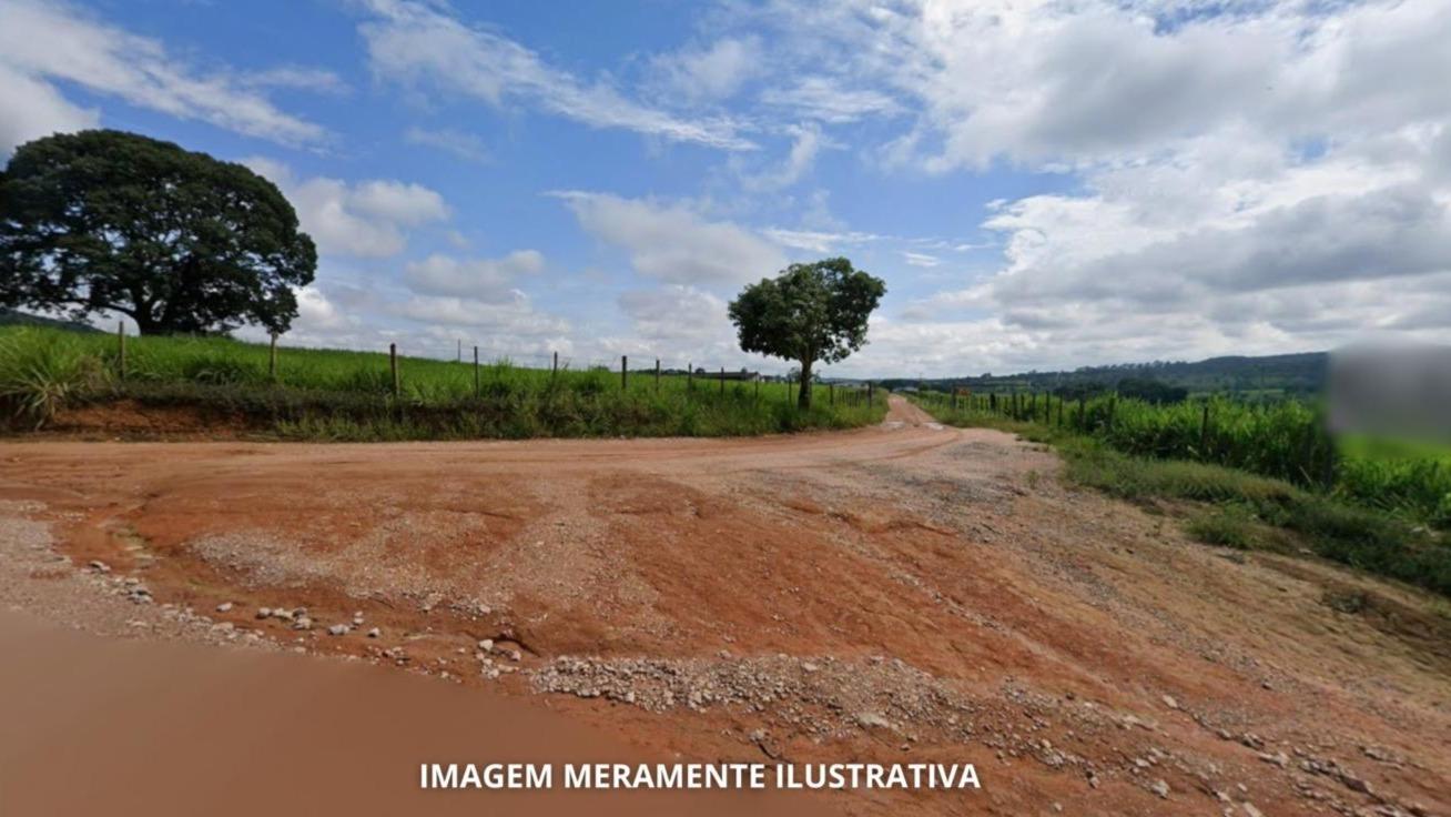 UMA GLEBA DE TERRAS DE CULTURA, COM ÁREA TOTAL DE 252,00,00HA, SITUADA NA FAZENDA BOA VISTA, NO DISTRITO DE TOBATI, PRÓXIMA A RODOVIA BR 262, IBIÁ/MG. AS TERRAS SÃO AGRÍCOLAS, COM TOPOGRAFIA PLANA, PROPICIAS PARA AGRICULTURA MECANIZADA.