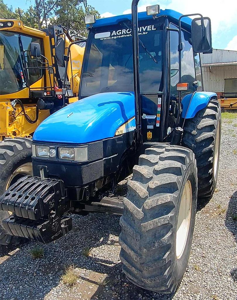 TRATOR NEW HOLLAND TL75E 20X12 CABINADO - ANO 2012