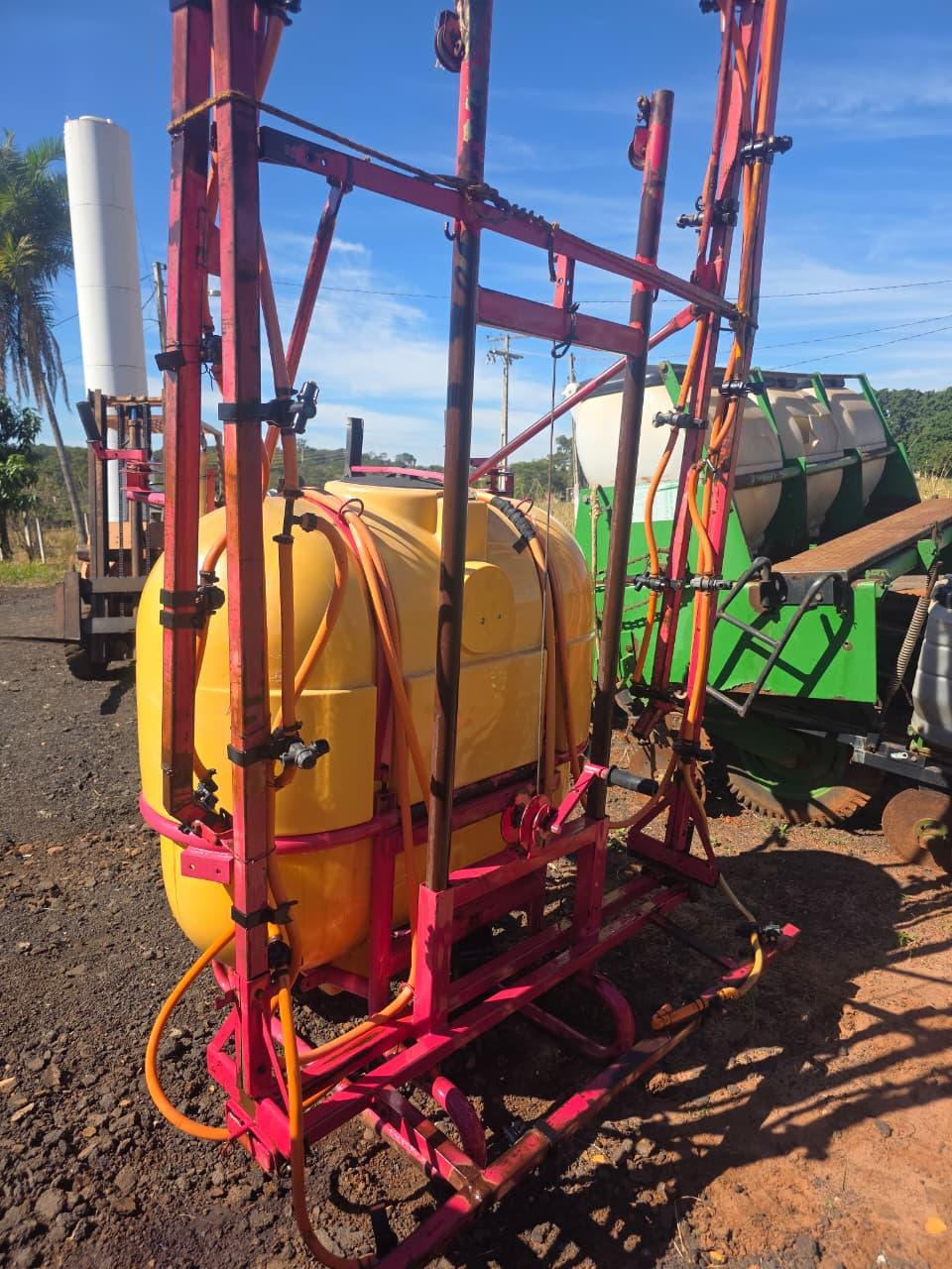 PULVERIZADOR KO 600 L - ANO 2015