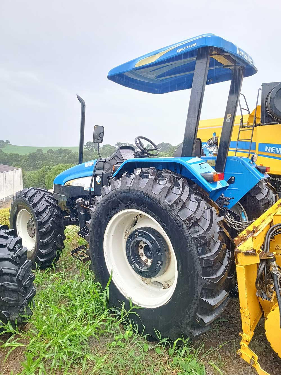 TRATOR NEW HOLLAND TL 85 - ANO 2010